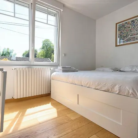Hébergement de vacances Renovated House - Center *