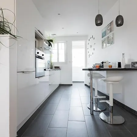 בית נופש Renovated House - Center *